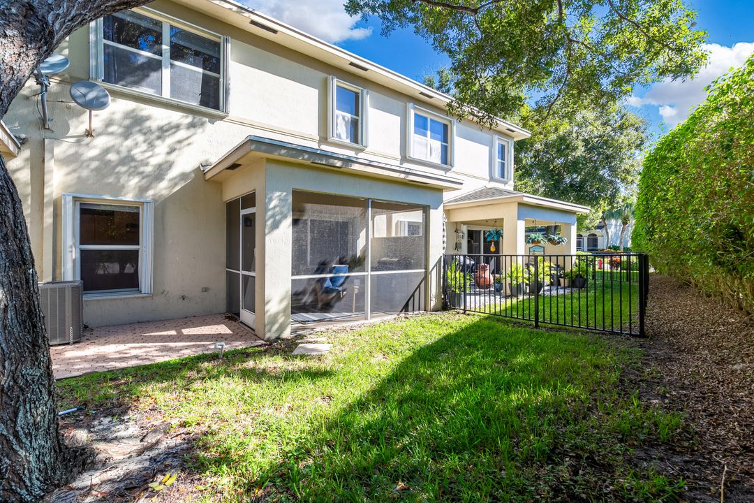 Active With Contract: $3,000 (3 beds, 2 baths, 1632 Square Feet)