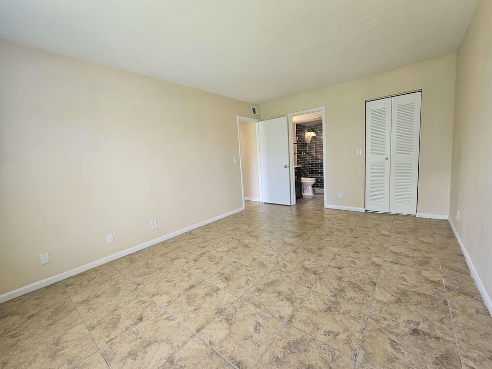 For Rent: $2,100 (2 beds, 2 baths, 1104 Square Feet)