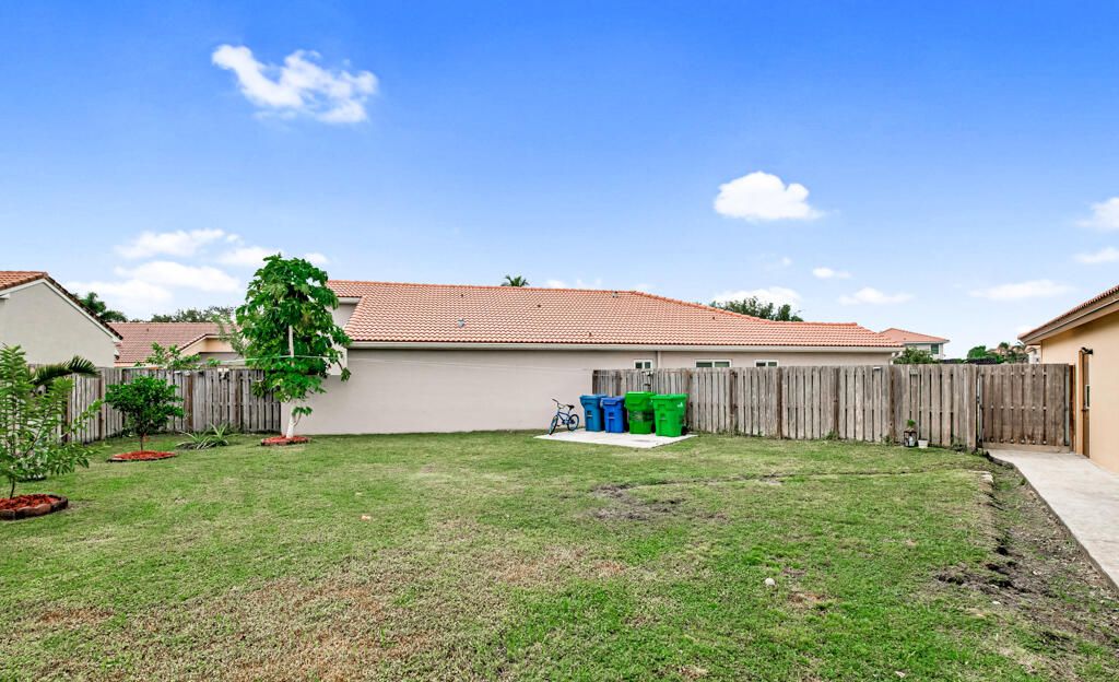 For Sale: $753,999 (3 beds, 2 baths, 1727 Square Feet)