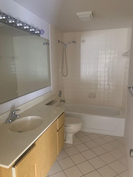 For Rent: $2,100 (2 beds, 2 baths, 1236 Square Feet)