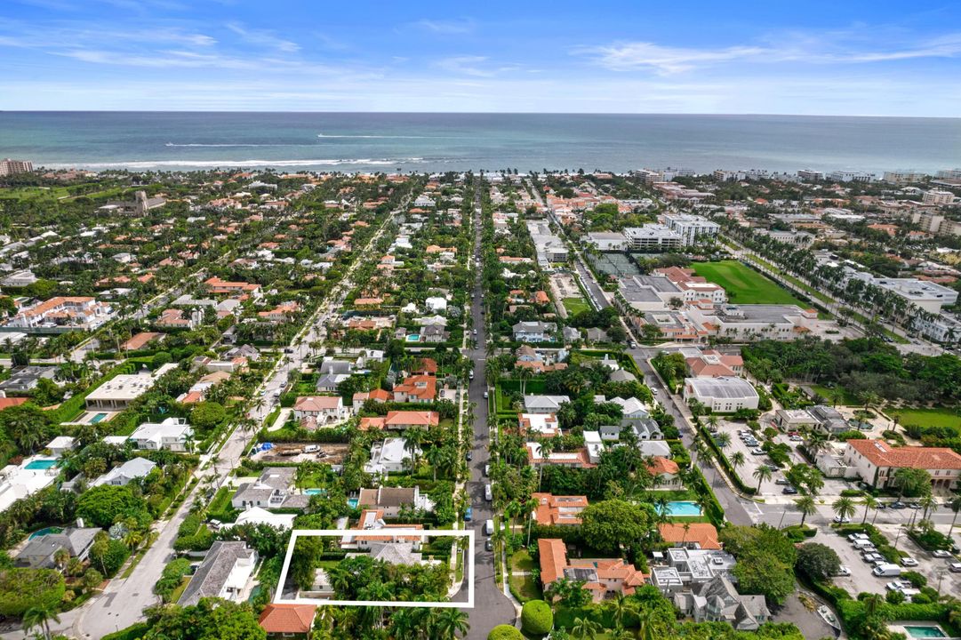 For Sale: $9,600,000 (3 beds, 4 baths, 2181 Square Feet)