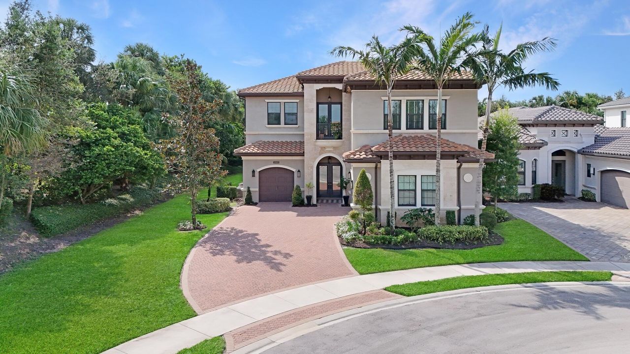 For Sale: $2,299,000 (5 beds, 5 baths, 4248 Square Feet)