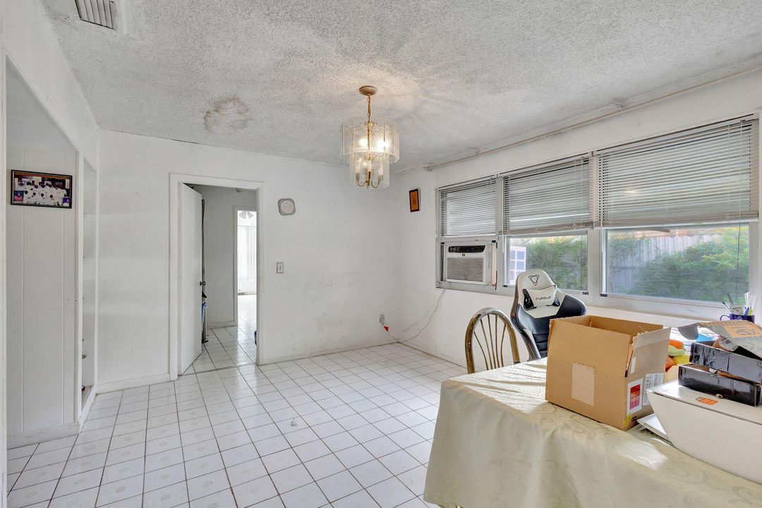 For Sale: $399,000 (3 beds, 2 baths, 1583 Square Feet)