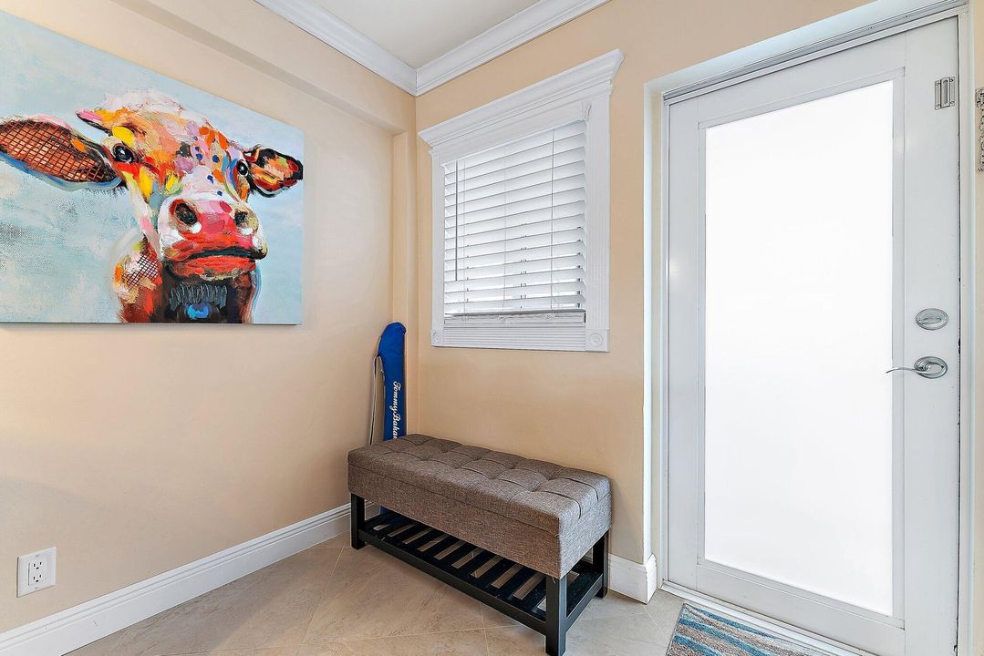 For Sale: $459,000 (1 beds, 1 baths, 704 Square Feet)