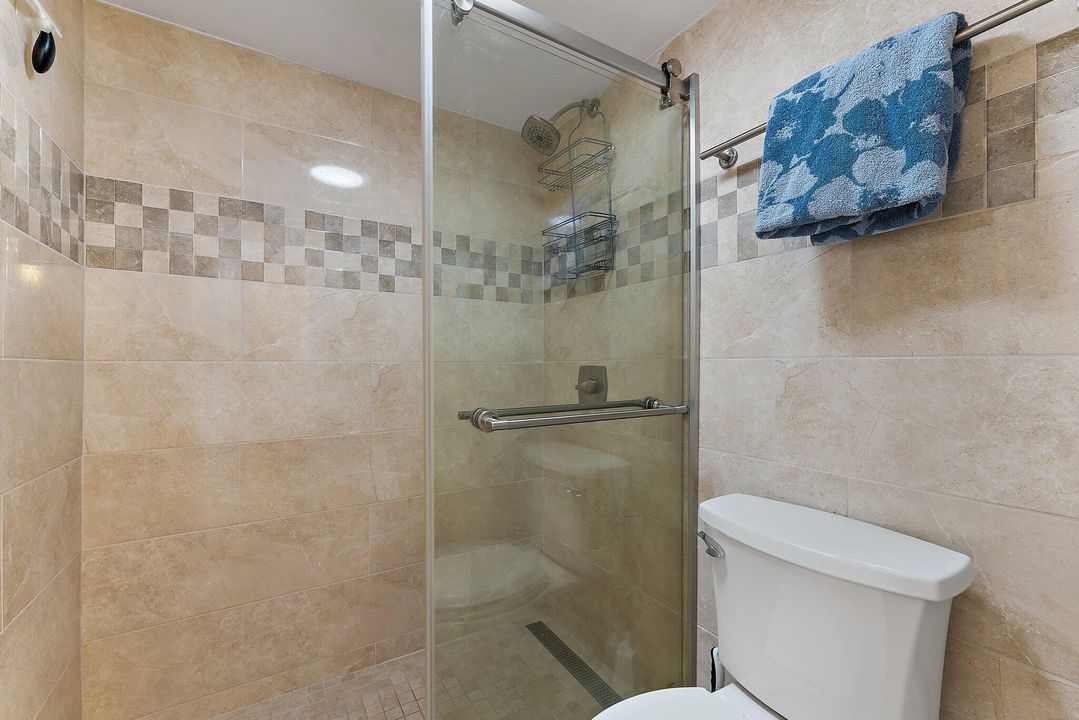 For Sale: $459,000 (1 beds, 1 baths, 704 Square Feet)