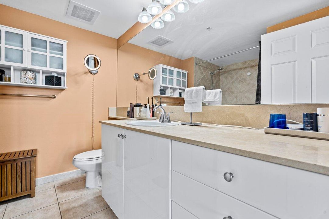 For Sale: $588,000 (2 beds, 2 baths, 1130 Square Feet)