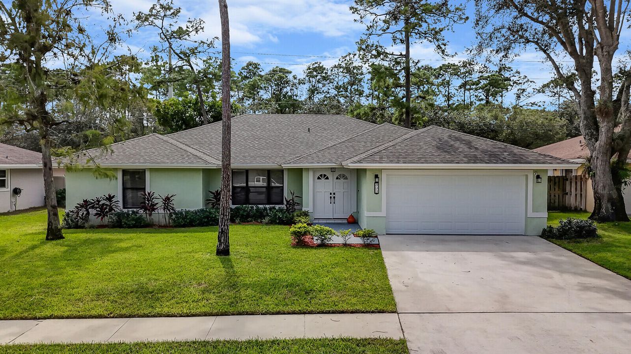 For Sale: $650,000 (3 beds, 2 baths, 2137 Square Feet)