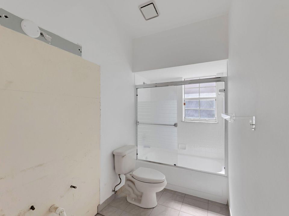 For Sale: $379,900 (2 beds, 2 baths, 1870 Square Feet)