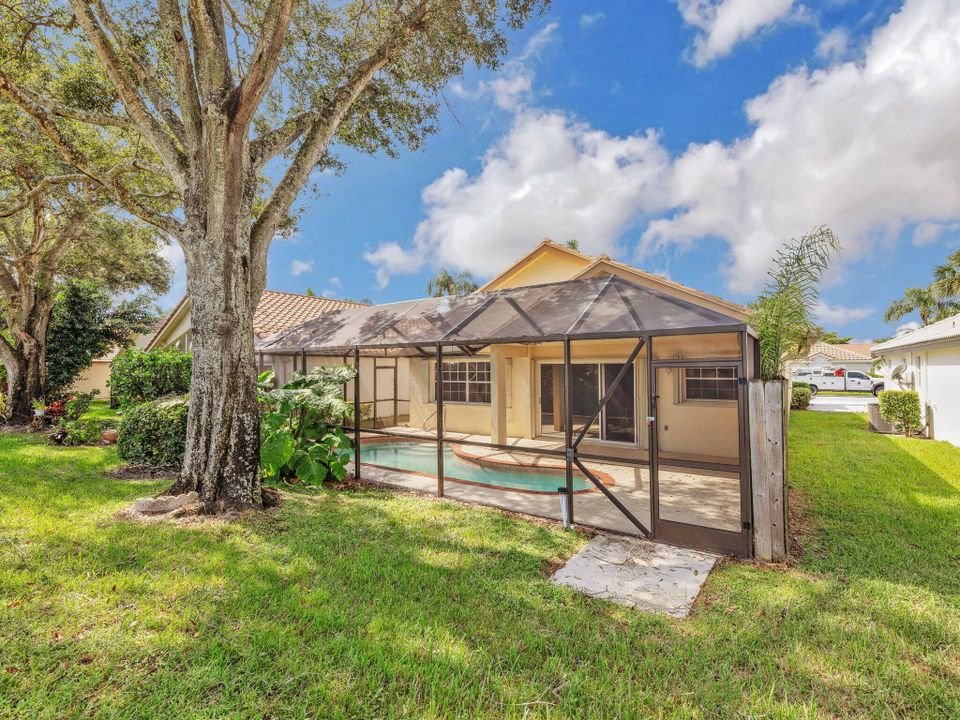 For Sale: $379,900 (2 beds, 2 baths, 1870 Square Feet)