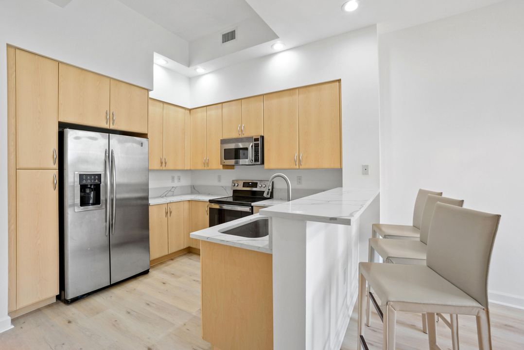 For Sale: $625,000 (1 beds, 1 baths, 1071 Square Feet)