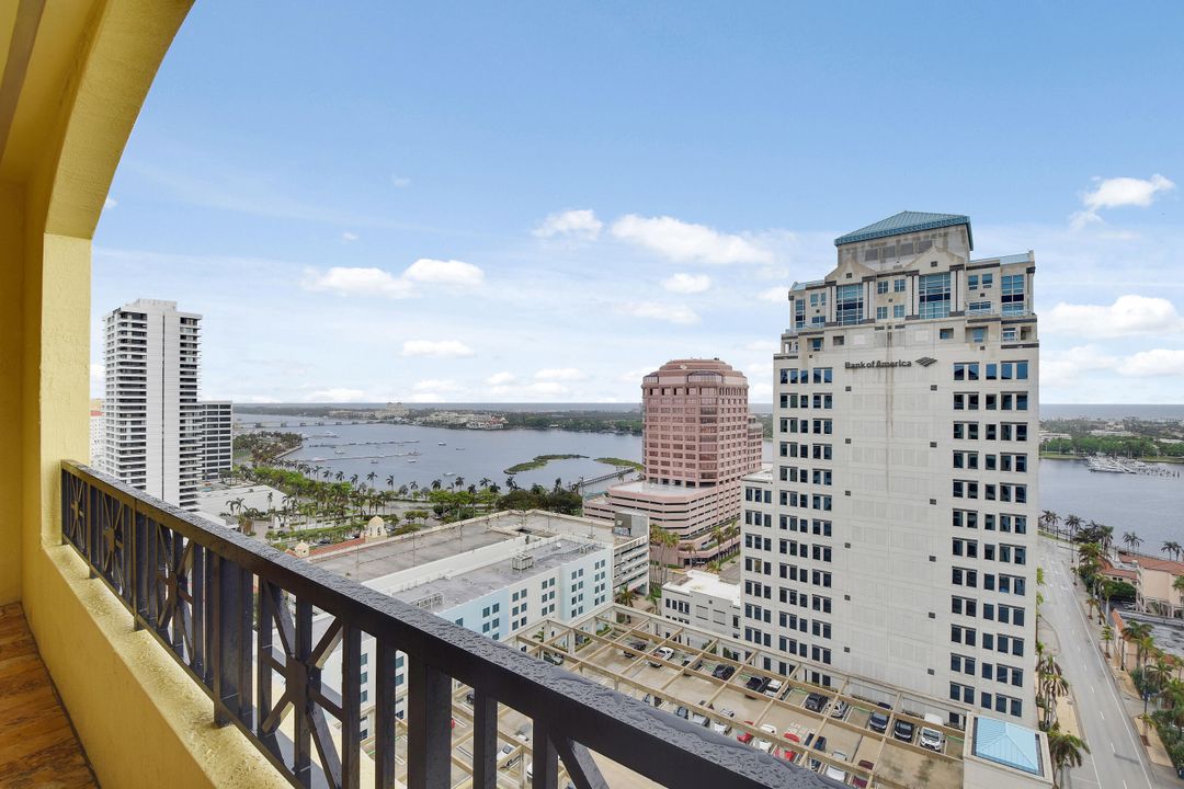 For Sale: $625,000 (1 beds, 1 baths, 1071 Square Feet)