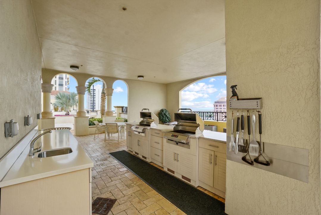 For Sale: $625,000 (1 beds, 1 baths, 1071 Square Feet)