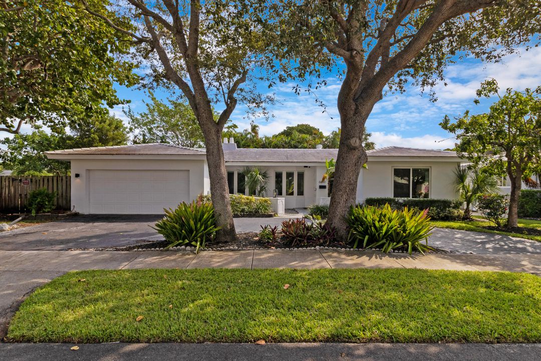 For Sale: $798,000 (3 beds, 2 baths, 1577 Square Feet)