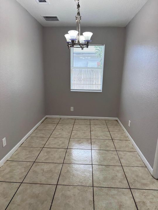 For Rent: $2,590 (3 beds, 2 baths, 1294 Square Feet)