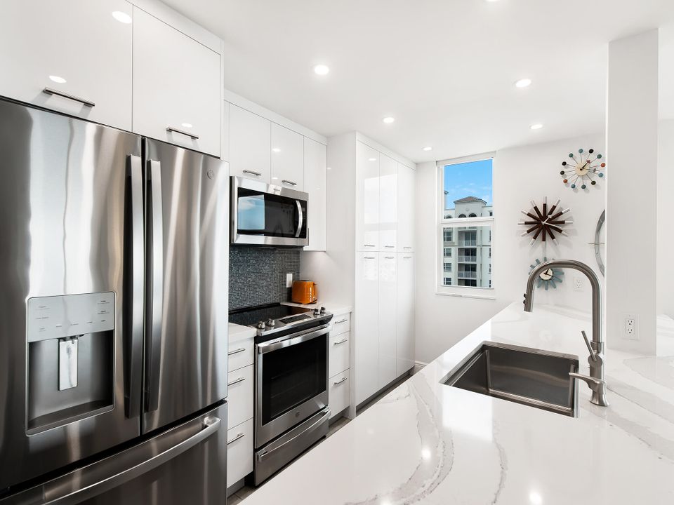 For Sale: $1,349,000 (3 beds, 2 baths, 1571 Square Feet)