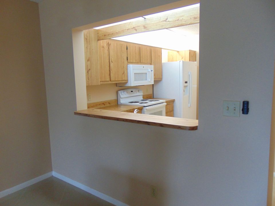 For Rent: $1,750 (2 beds, 2 baths, 1145 Square Feet)