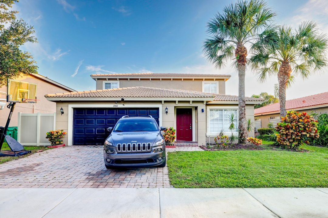 For Sale: $400,000 (4 beds, 2 baths, 2669 Square Feet)