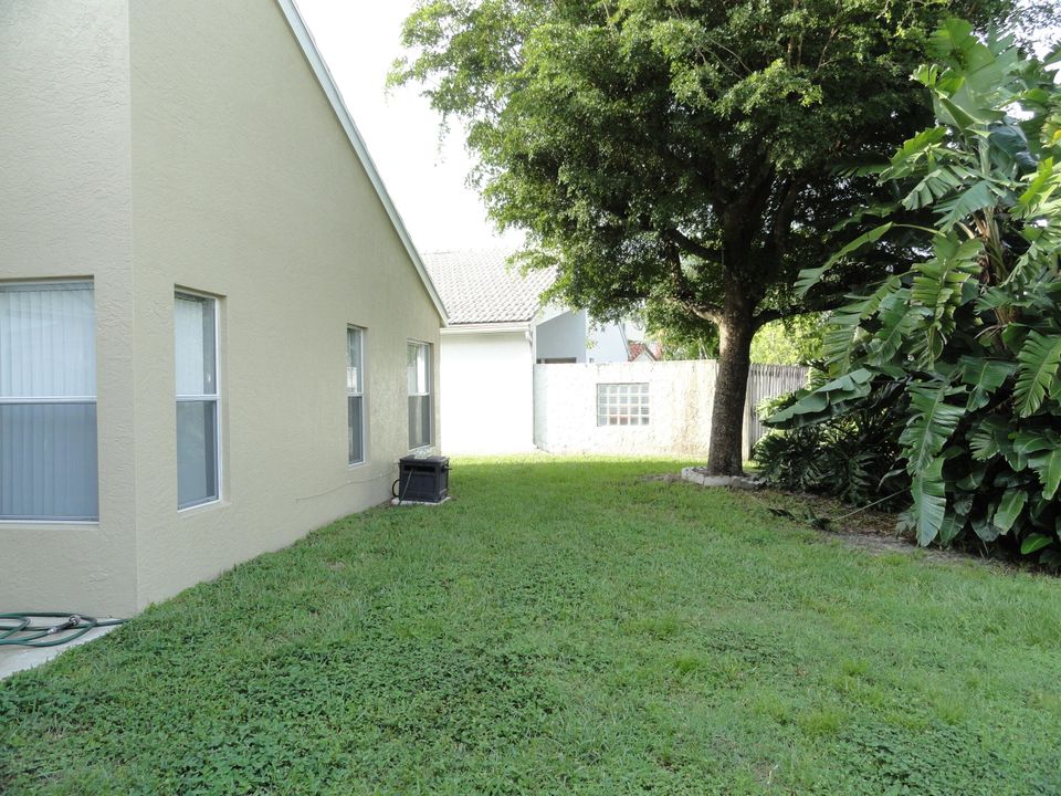 For Sale: $535,000 (3 beds, 2 baths, 1710 Square Feet)