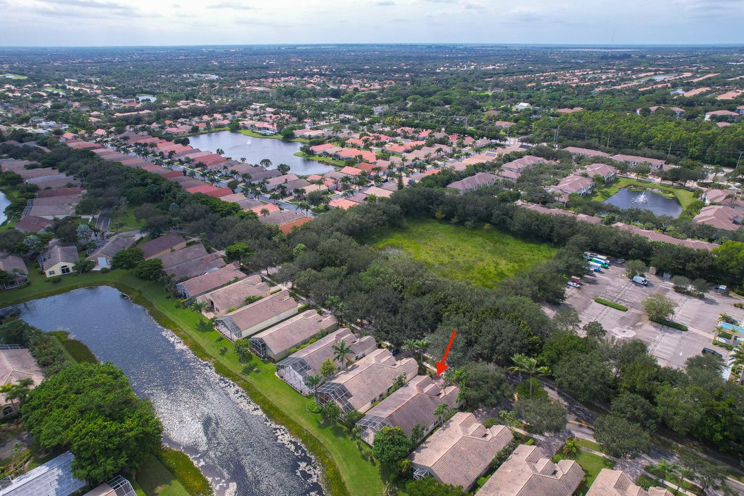 For Sale: $594,000 (3 beds, 2 baths, 2576 Square Feet)