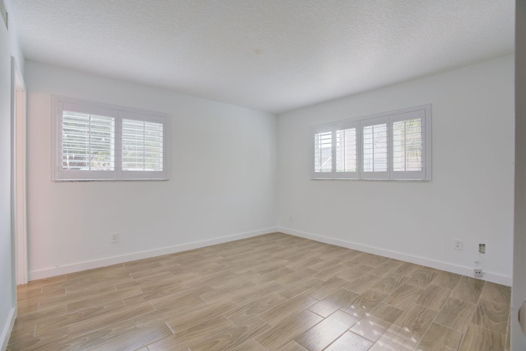 For Sale: $224,900 (2 beds, 2 baths, 891 Square Feet)