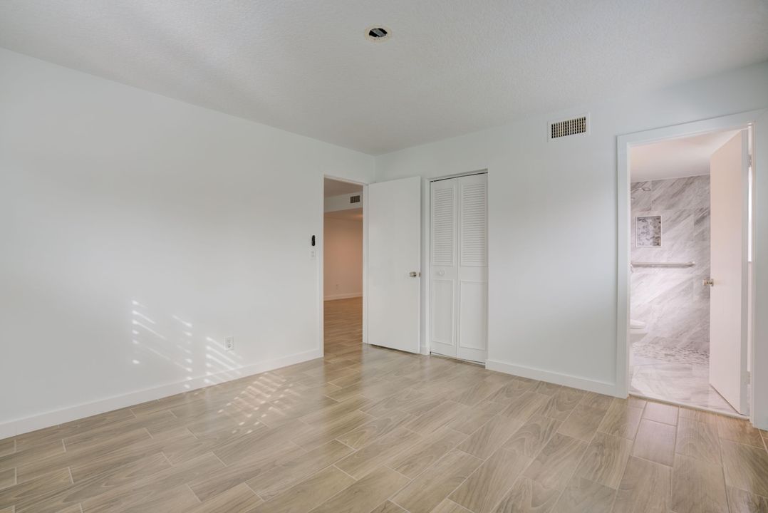 For Sale: $224,900 (2 beds, 2 baths, 891 Square Feet)