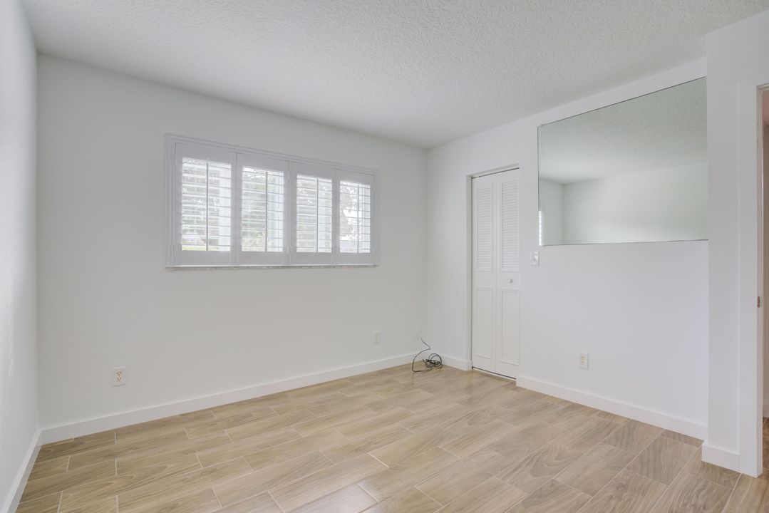 For Sale: $224,900 (2 beds, 2 baths, 891 Square Feet)