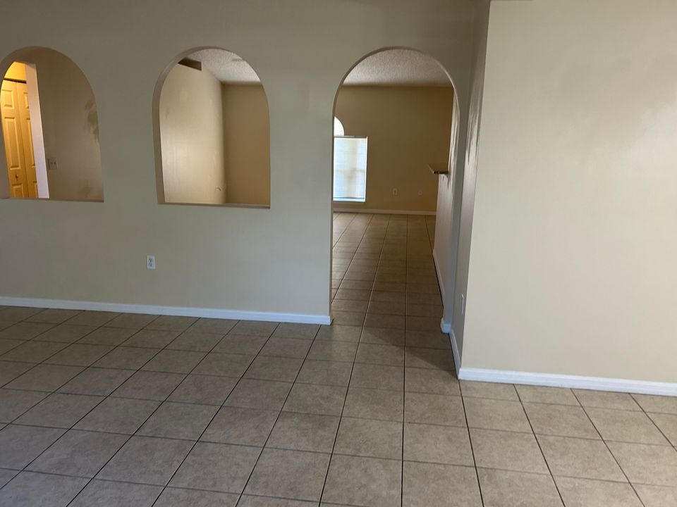 For Sale: $350,000 (3 beds, 2 baths, 1615 Square Feet)