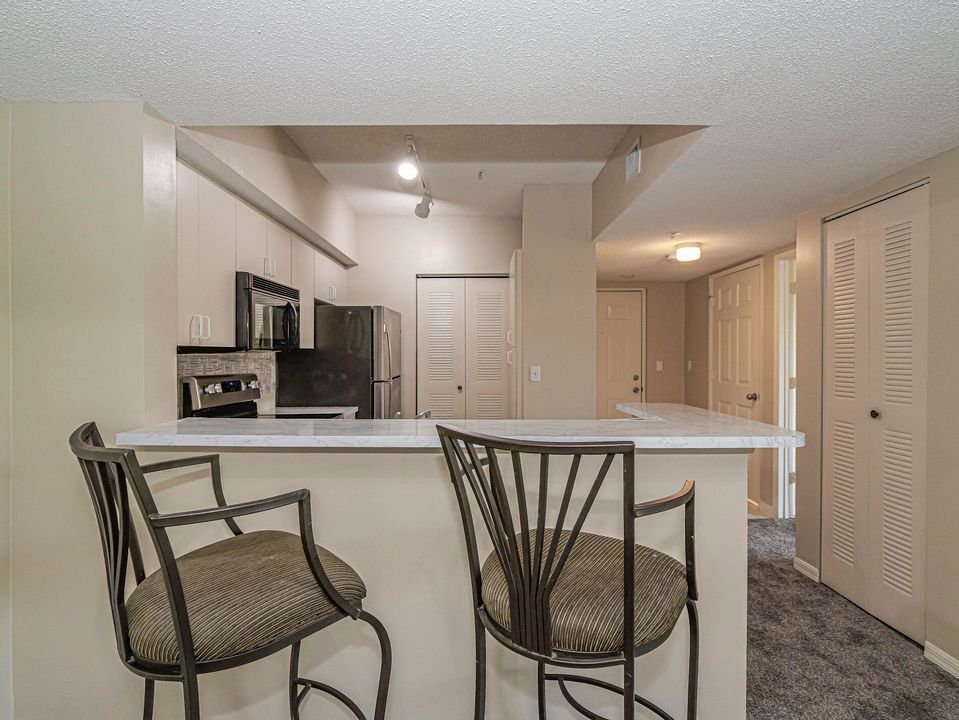 For Sale: $235,000 (2 beds, 2 baths, 1127 Square Feet)