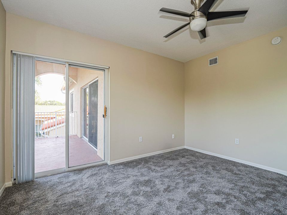 For Sale: $235,000 (2 beds, 2 baths, 1127 Square Feet)