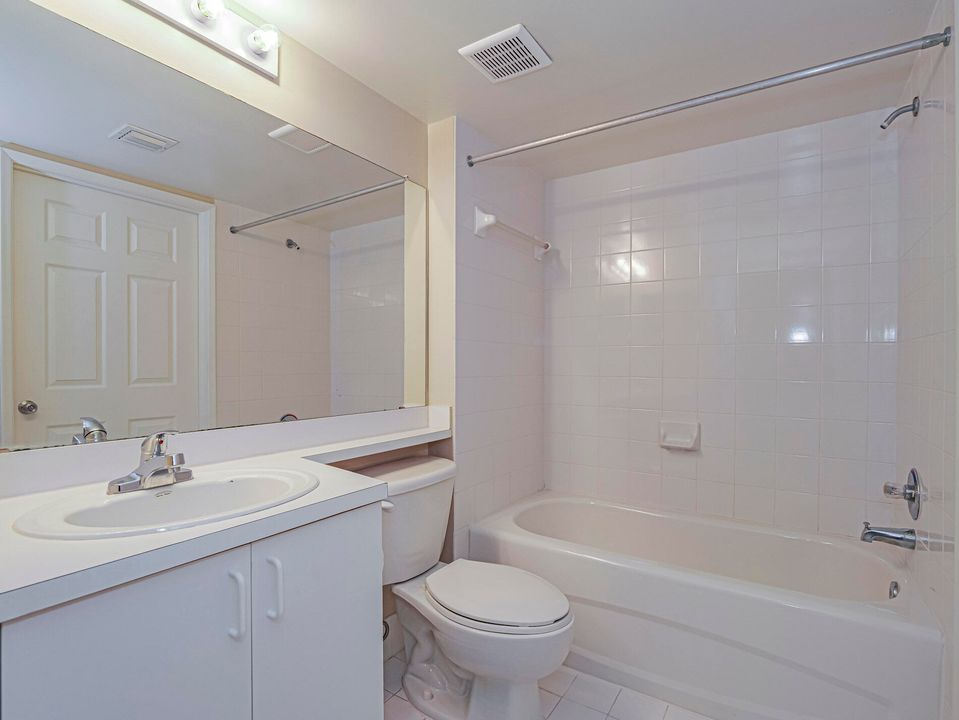 For Sale: $235,000 (2 beds, 2 baths, 1127 Square Feet)