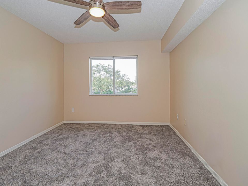 For Sale: $235,000 (2 beds, 2 baths, 1127 Square Feet)