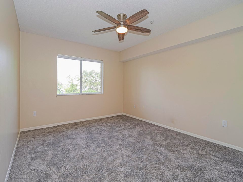 For Sale: $235,000 (2 beds, 2 baths, 1127 Square Feet)