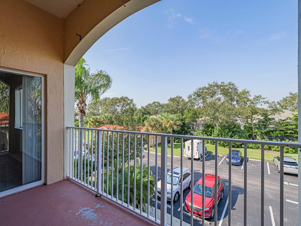 For Sale: $235,000 (2 beds, 2 baths, 1127 Square Feet)