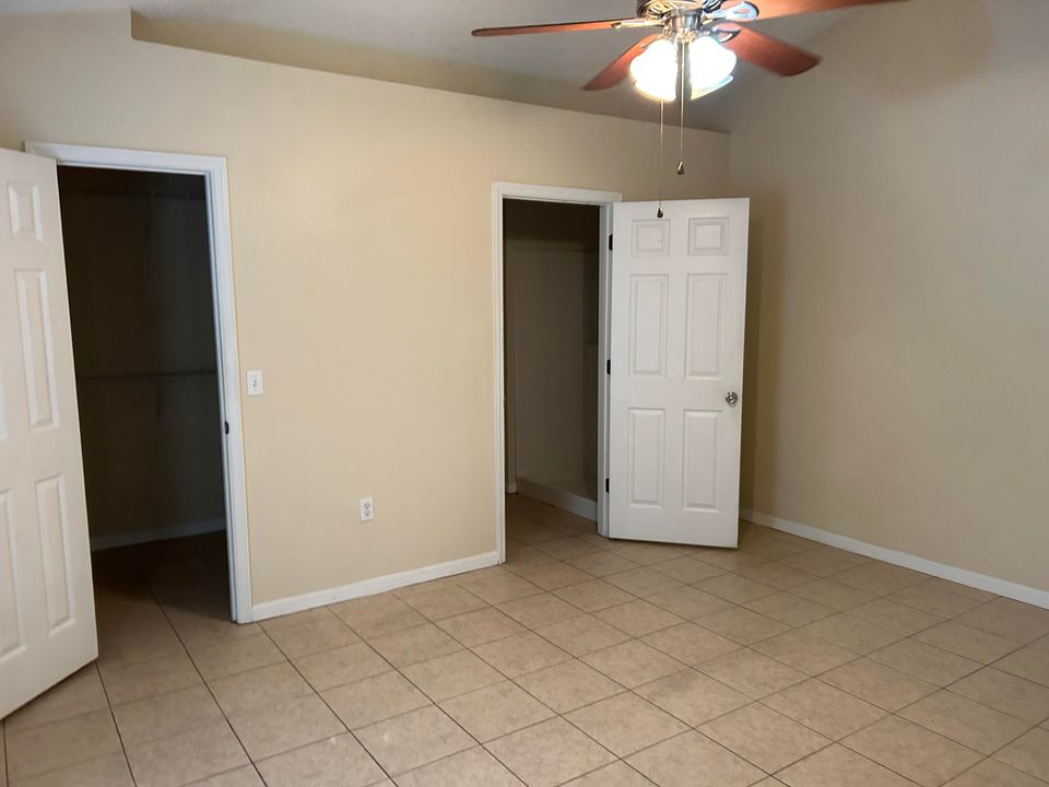 For Sale: $350,000 (3 beds, 2 baths, 1615 Square Feet)