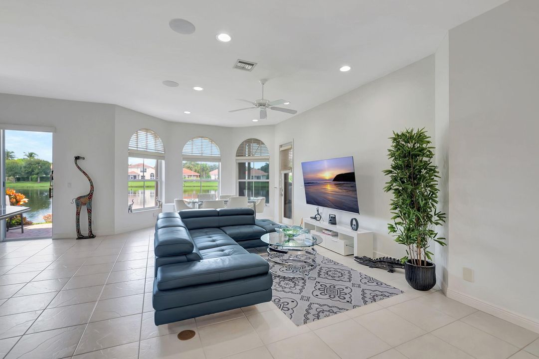 For Sale: $785,000 (4 beds, 2 baths, 2238 Square Feet)