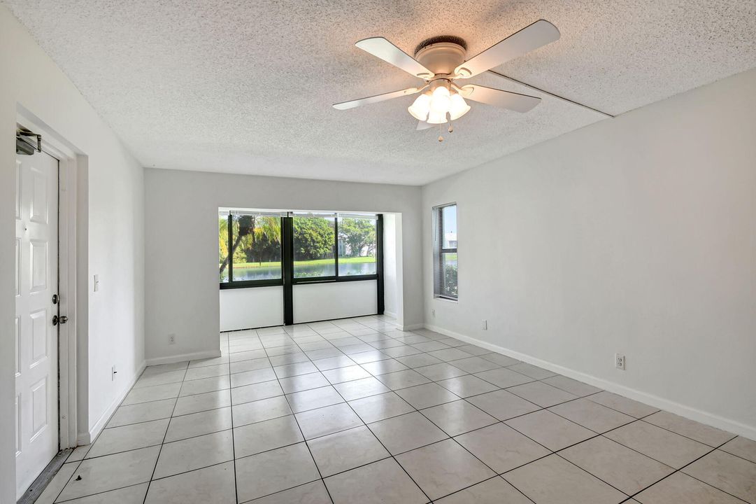 For Sale: $239,999 (2 beds, 2 baths, 1111 Square Feet)