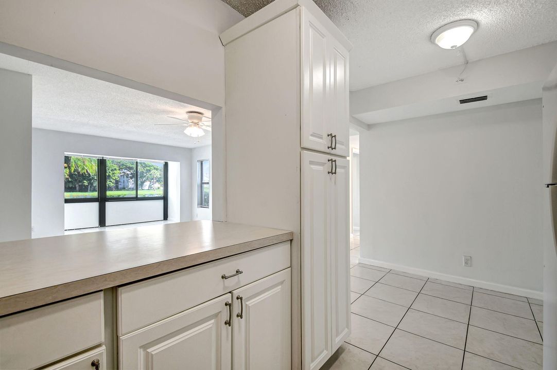 For Sale: $239,999 (2 beds, 2 baths, 1111 Square Feet)