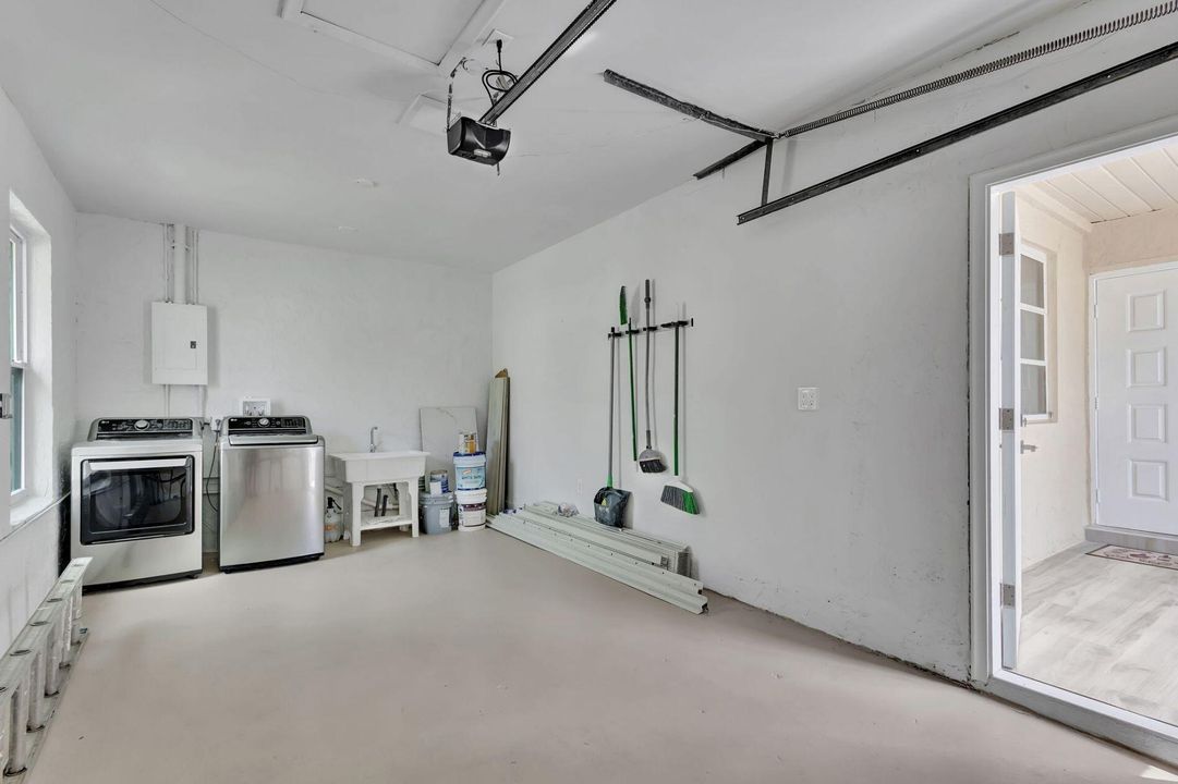 For Sale: $392,500 (2 beds, 2 baths, 1310 Square Feet)