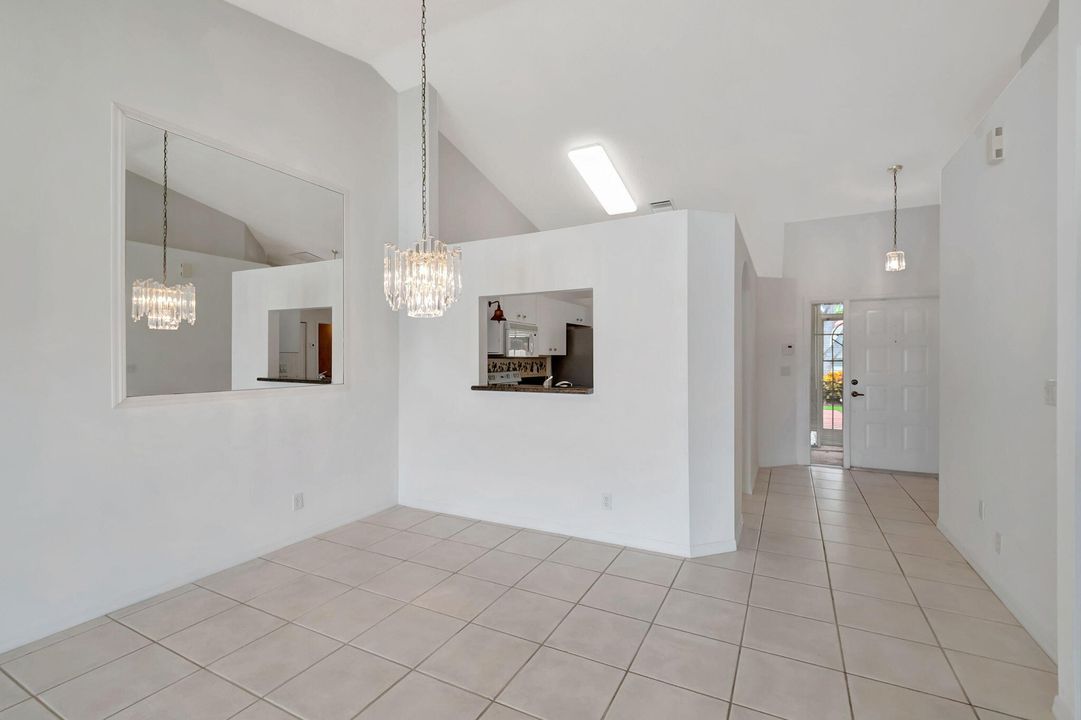 For Sale: $355,000 (2 beds, 2 baths, 1246 Square Feet)