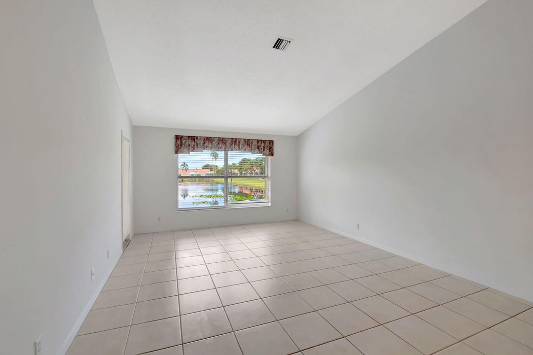 For Sale: $355,000 (2 beds, 2 baths, 1246 Square Feet)