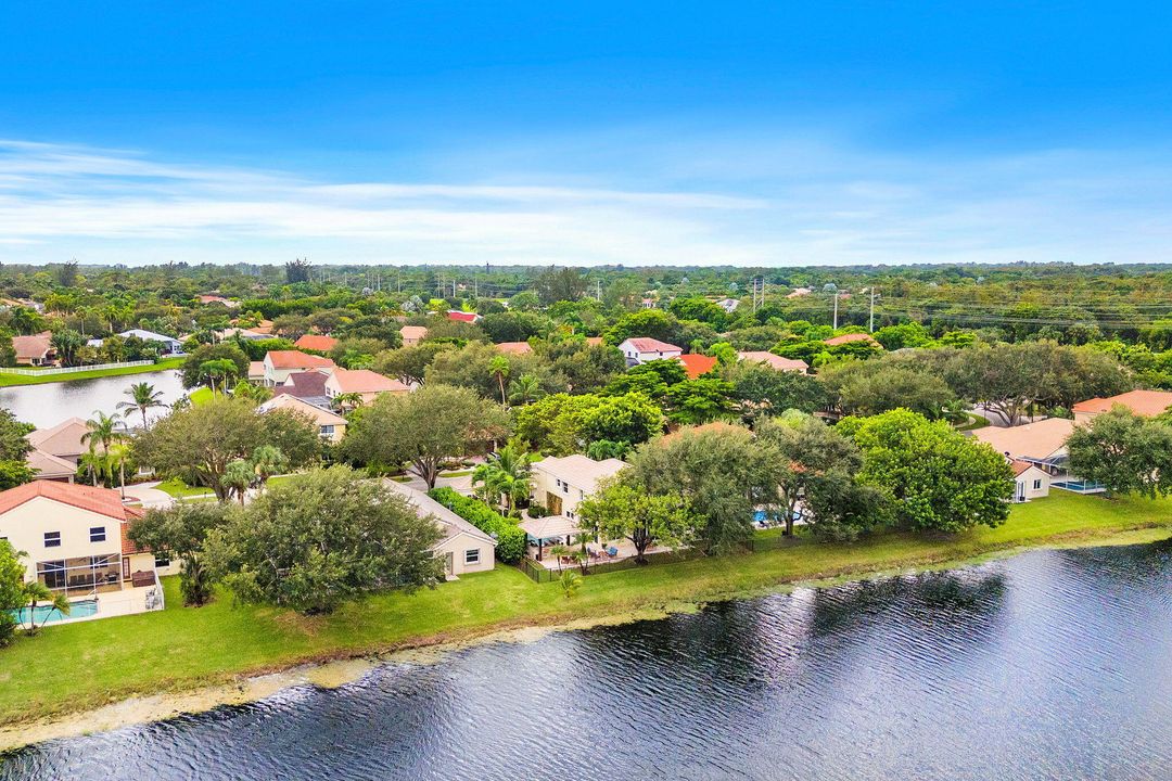 For Sale: $949,000 (4 beds, 2 baths, 2316 Square Feet)