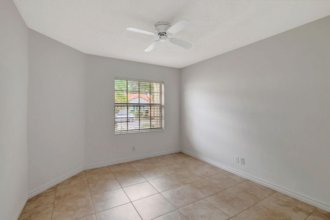 For Sale: $355,000 (2 beds, 2 baths, 1246 Square Feet)