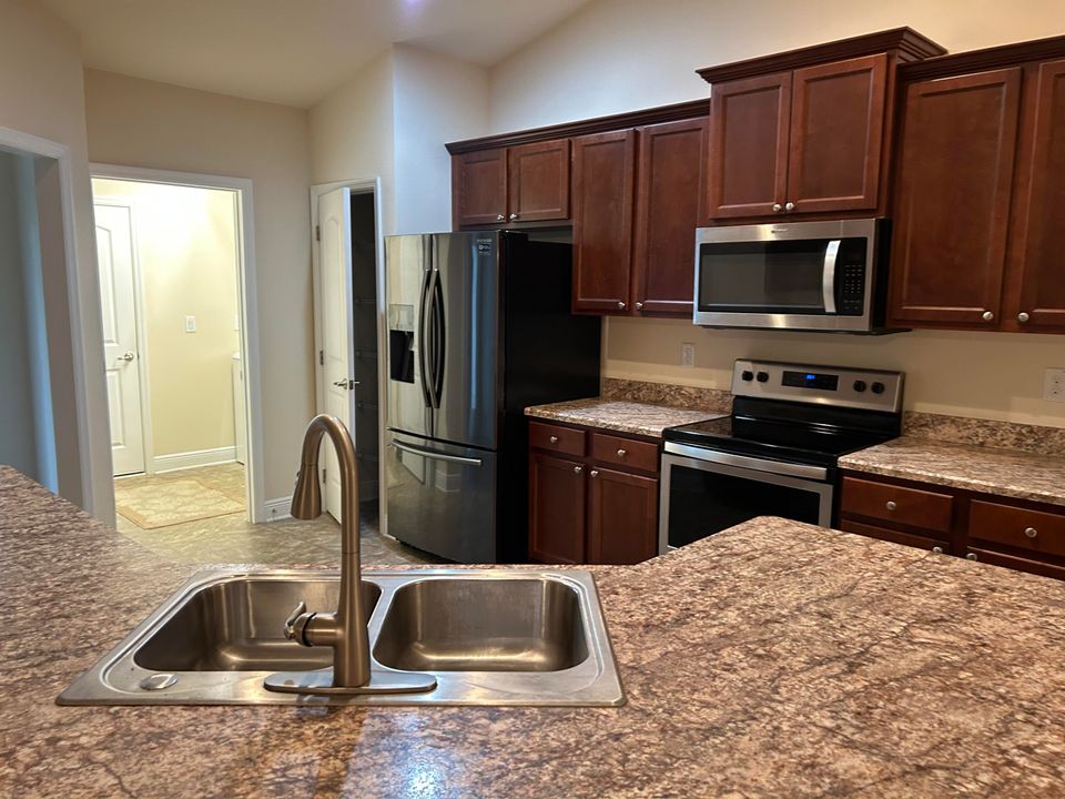 For Sale: $379,000 (4 beds, 2 baths, 1754 Square Feet)