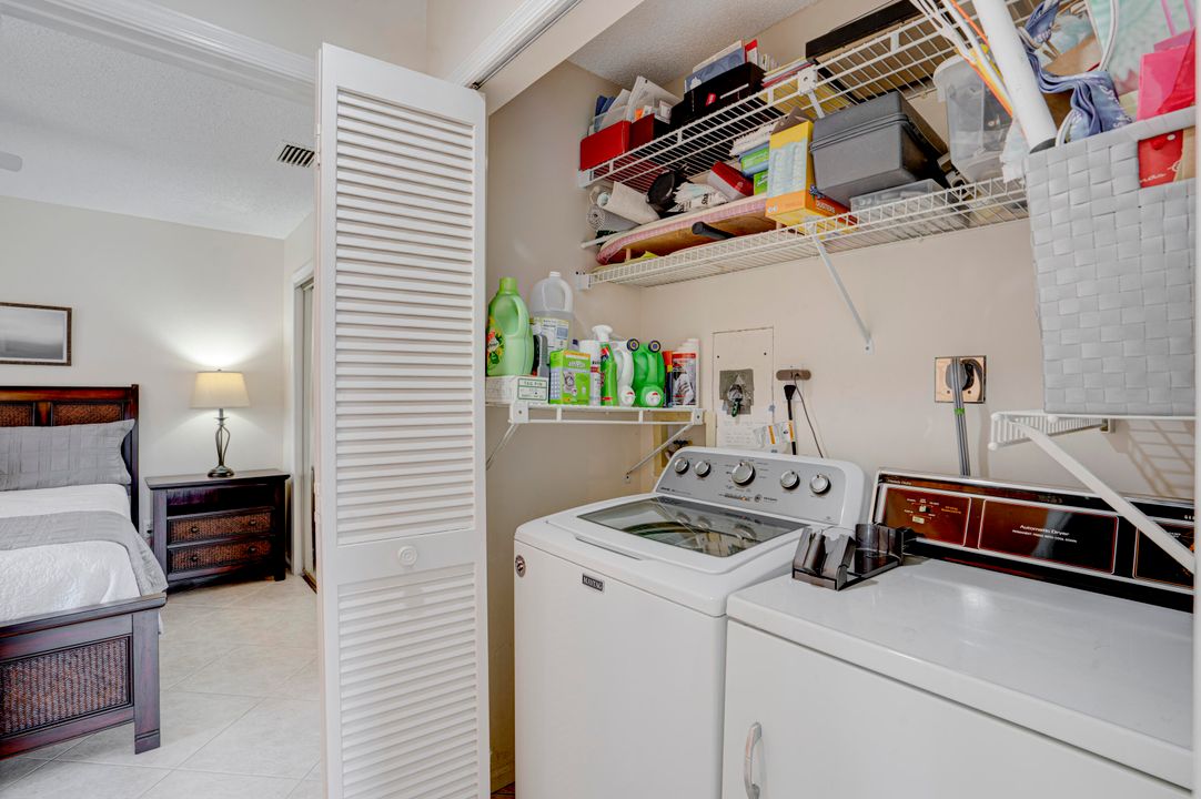 For Sale: $280,000 (2 beds, 2 baths, 1335 Square Feet)