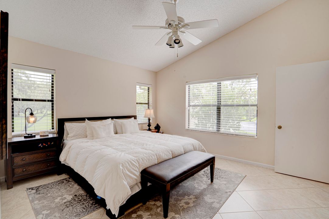 For Sale: $280,000 (2 beds, 2 baths, 1335 Square Feet)