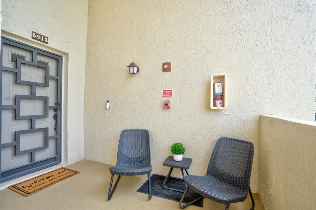 For Sale: $280,000 (2 beds, 2 baths, 1335 Square Feet)