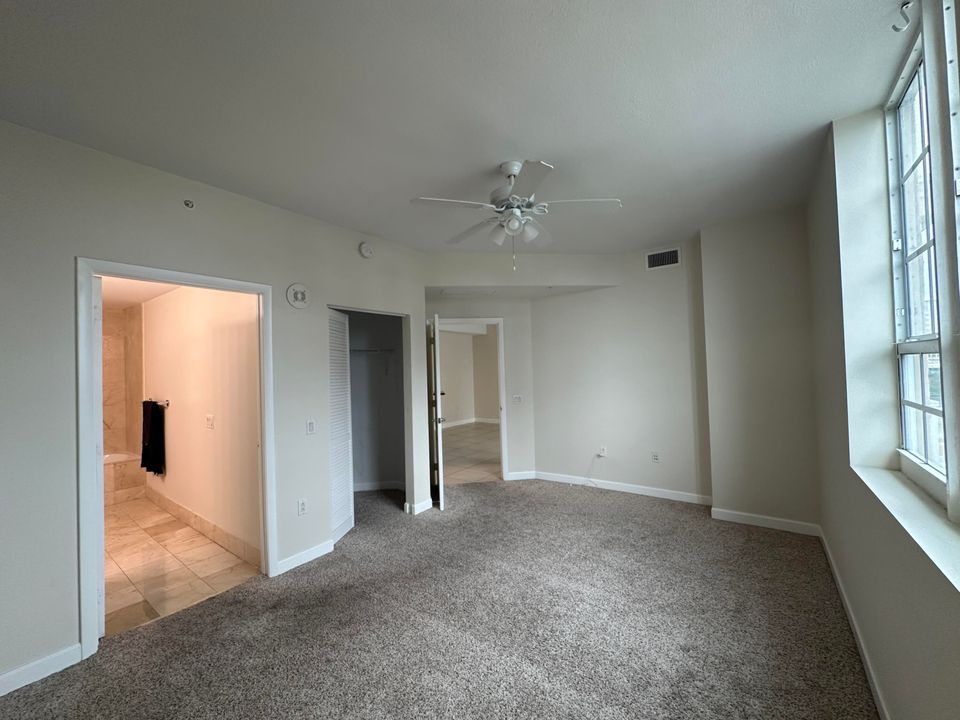 For Rent: $2,500 (1 beds, 1 baths, 789 Square Feet)