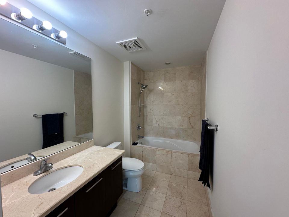 For Rent: $2,500 (1 beds, 1 baths, 789 Square Feet)