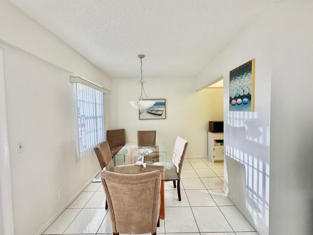 For Sale: $139,900 (2 beds, 1 baths, 835 Square Feet)