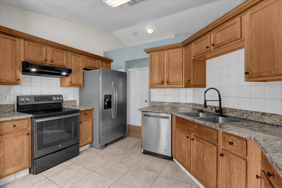 For Sale: $206,000 (3 beds, 2 baths, 1310 Square Feet)